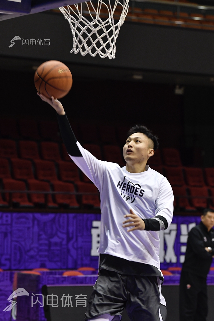 关于迈阿密热火训练开放日,清晨战术微调引欢呼,CBA常规赛在即,训练强度明显提升的信息 关于迈阿密热火训练开放日,清晨战术微调引欢呼,CBA常规赛在即,训练强度明显提升的信息