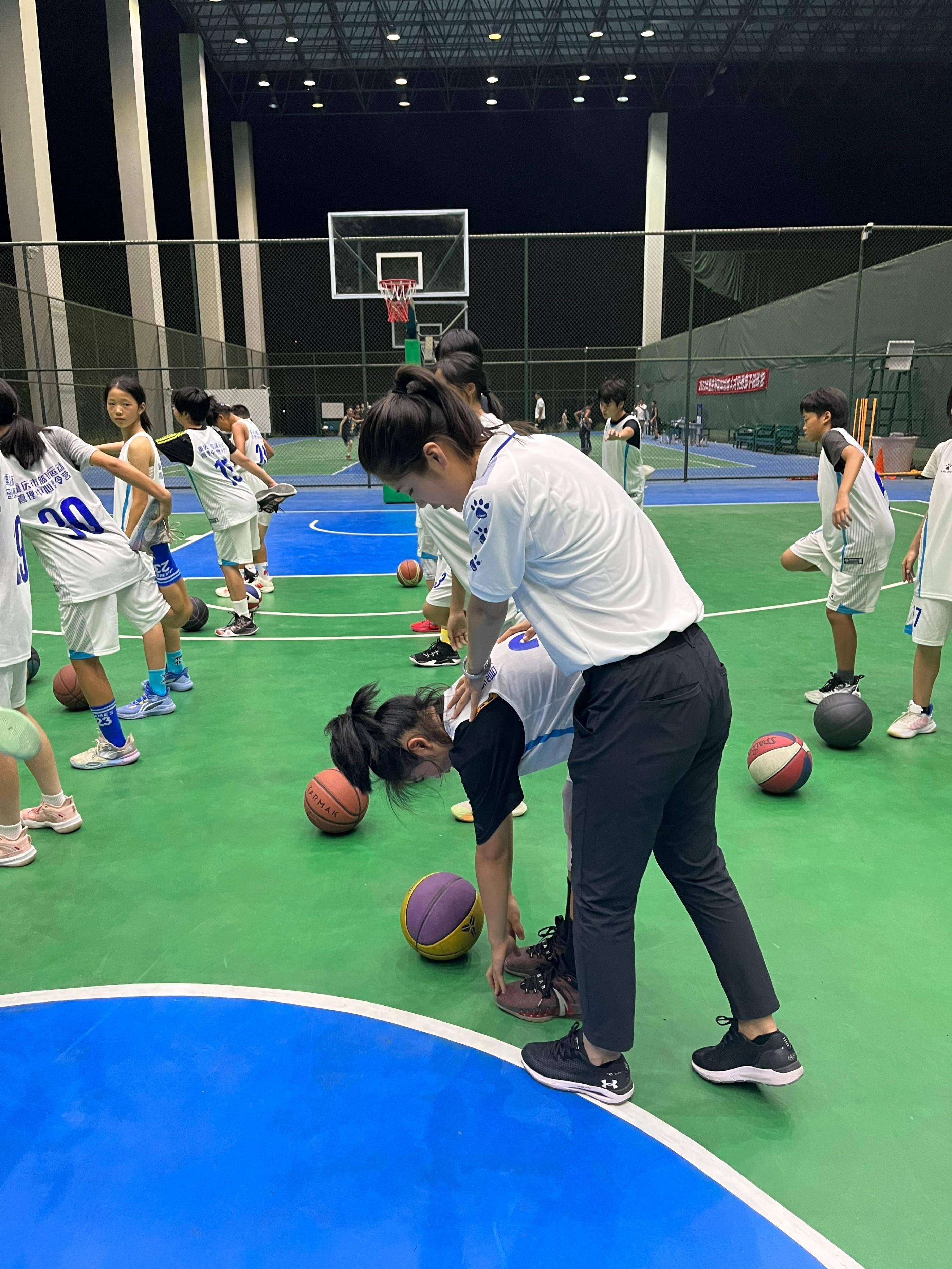 今夜体能课后，毕尔巴鄂竞技造点机会备战欧篮联，媒体盛赞，医务组通报恢复的简单介绍